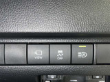 オートマチックハイビームとは、先行車や対向車のライトを認識し、ハイビームとロービームを自動で切り替える機能です。夜道の視界を確保します。詳細は販売店スタッフまでおたずねください。