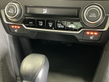 運転席/助手席シートヒーターで寒い日もすぐに温かくなり快適に過ごせます。3段階の温度調整が可能です
