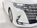 フォグランプ装着車です。暗い夜道の車両前方を明るく照らします
