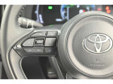 ステアリングスイッチ付き。前方から目を離すことなく操作することが可能です。