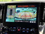 【パノラミックビューモニター】専用のカメラにより、上から見下ろしたような視点で360度クルマの周囲を確認することができます☆死角部分も確認しやすく、狭い場所での切り返しや駐車もスムーズに行えます。
