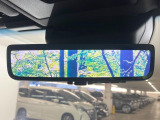 【デジタルインナーミラー】後席の大きな荷物や同乗者で後方が確認しづらい時でも安心!カメラが撮影した車両後方の映像をルームミラー内に表示。クリアな視界で状況の確認が可能です!