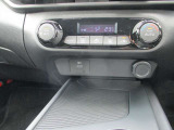 オートエアコンですので、車内を快適な空間に出来ます♪
