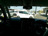 視界広々で運転も楽ちんです!!