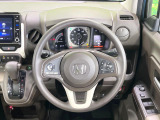 【ステアリングスイッチ】運転中、前方から目線をそらすことなく、オーディオ等の操作が可能な便利機能!安心&快適なドライブを演出してくれます♪