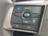 プロパイロットスイッチ。同一車線でのハンドルとアクセルのアシストが可能 長距離ドライブ時に同乗者との会話が弾みます。
