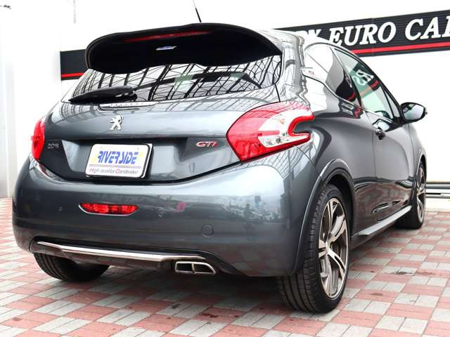 プジョー 208 GTi 6速マニュアル・ディスプレイオーディオ・E の中古車