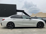 ご納車後も全国約200拠店のBMW正規ディーラーサービス工場にて保証対応いたします。お近くのBMW正規ディーラーをご案内の上、アフターメンテナンスをお受け頂けますので、安心してお乗りいただけます!!