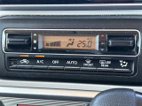 【オートエアコン】車内温度を感知して自動で温度調整をしてくれるのでいつでも快適な車内空間を創り上げます!