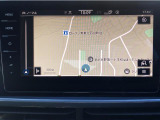 スマートフォン用アプリ[Apple CarPlay][Android Auto]対応の純正ナビ Discover Pro を装備、ラジオのほか、USB、Bluetoothハンズフリー通話に対応。