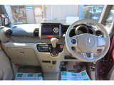 運転席から見た俯瞰図です!ドライバーが操作しやすいよう配置されています♪