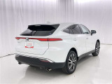 「バックフォルム」です。トランク・ラゲッジスペースには、多くの荷物を入れることが可能です。