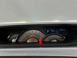 とっても見やすいメーターです。夜間時はラグジュアリーな気分にさせてくれる照明が魅力ですので、夜のドライブも楽しみになりますよ♪