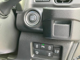 キーレスプッシュスタート。軽とは思えないほどの豊富な装備も魅力的!運転席から操作ラクラク。