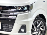 【LEDヘッドライト】悪天候や夜間走行時も良好な視界を確保し安心して運転できる高輝度LEDヘッドライトを装備!点灯速度が早く、消費電力も抑えられています。