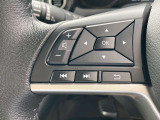 手元でナビの音量調整等が出来るのでナビの操作によるわき見運転を防止することが出来ます。