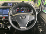 【純正革巻きステアリング】上質な革を使用することで、手にしっかり馴染みとても運転しやすいハンドルです♪