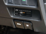 ビルトインETCが付いています。高速道路をスムーズに通れますし、割引も有ったりします。