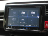 ナビゲーションは純正9インチメモリーナビ(VXM-185VFNi)を装着しております。AM、FM、CD、DVD再生、Bluetooth、音楽録音再生、フルセグTVがご使用いただけます。