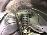 お車を安心してお乗りいただく為には、足回りの定期点検が欠かせません。サービスサポート(有償保証)では無料点検もご提供しており、安心のカーライフをお過ごしいただけるサポート体制が整っています。