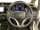 ハンドルにHondaセンシング系のクルーズコントロールやレーンキープアシストなどのスイッチと、オーディオの操作スイッチが装備されています。ハンドルから手を離さず安全に操作できます。