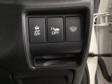 VSA装備車です。VSAはドライバーの操作と車の動きを見守っています。もし車の挙動が乱れたとき、4輪別々にブレーキをかけたり、エンジンパワーをしぼることによって車を安定させます。