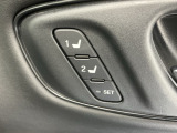 シートメモリー機能付きの電動シートで、異なったシートポジションを記憶させておくことが出来ます!