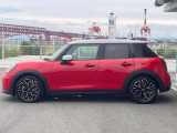 気密性の高いMINIは外観のかわいらしさとは裏腹に、外の雑音を遮り、高級感のある快適なドライブをお楽しみいただけます。