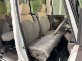 乗降がしやすい運転席。高さが調節できて小柄な方でも運転しやすいポジションをとることができます。