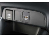 スマートフォンなどの音楽再生が可能なUSB接続ジャック装備車両です♪♪♪