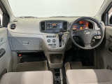 【インパネ】運転のしやすさを最優先に設計された見晴らしの良いフロントビュー。車両間隔が掴みやすく狭い道でも安心♪「安全」と「品質」を最優先に、安心してお乗りいただけるクルマを提供いたします。