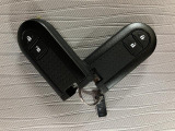 スマートキーを装備しています☆カギをカバンやポケットに入れて頂いた状態でドアロックの開閉やエンジンスタートをして頂けますよ!とても便利な装備です!
