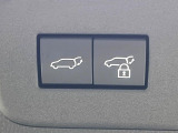 【パワーバックドア】スマートキーや運転席のボタンを押すだけでリアゲートが自動で開閉します!荷物を持っている時や、高い位置にあるバックドアを閉める際に便利な機能です♪