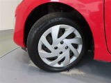 純正タイヤサイズは175/65R15です。溝もまだまだございます。
