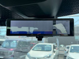 【インテリジェントルームミラー】後席に大勢乗っていても後方カメラの映像に切り替えれば後方確認が可能ですね。