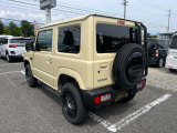 エクステリアに付きましても、、走行距離17,000Kmの中古車両のため使用感はございますが、麗な状態で塗装も美しい艶を保っております。