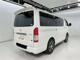 後ろから見ると車の印象も変わりますね♪