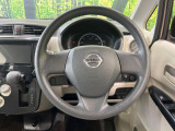 インテリアに合わせたデザインのステアリングは、運転される方のことも考え、運転しやすい形状、大きさです。是非一度、実際に触ってお確かめください。