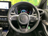 【純正革巻きステアリング】上質な革を使用することで、手にしっかり馴染みとても運転しやすいハンドルです♪