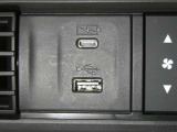 【充電用USB端子】デバイスの充電に便利です。※実際の接続端子は写真で確認or店舗までご気軽にお問合せください♪