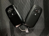 スマートキー機能を有しています!ドアロックの開閉やエンジン始動時にキーをポケットやカバンなどに携帯していればキーを挿さなくてもそのまま手ぶらで可能です!!