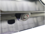 バックカメラが付いているので後方確認が非常にしやすいです。今や運転初心者も熟練者も必須装備!ついていて損はないですね♪