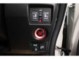 【両側電動スライドドア】スイッチ一つでスライドドアが開閉可能。狭い駐車場での乗り降りも安心です。