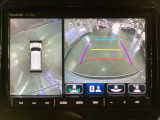 狭い場所での駐車やすれ違いなどでより的確な運転操作に役立つ360&deg;ビューモニターが装備されています。