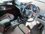 オットマン付きなので、長時間運転でも疲れにくいです♪
