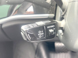 ●アダプティブクルーズコントロール:前の車との車間距離を一定にとりつつ、一定速度で自動走行してくれる次世代のクルーズコントロール!主に高速道路や自動車専用道路で使用する便利な機能です!