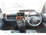 前席全体 目線も高く広い視界で安心して運転することができますね!