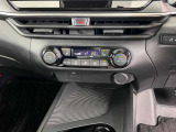 オートエアコンで快適な車内温度を演出してくれます!