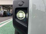 LEDフォグランプ付きで、明るい光が霧の発生や悪天候時に視界の確保をサポートしてくれます。