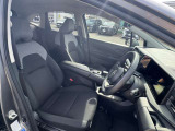 【店舗内紹介】商談ルームにはキッズルームなど完備しております。お子様連れのお客様でもごゆっくりお車をお選びいただけます。くじ引きなどのイベントもやっているのでお子様もお楽しみいただけます。